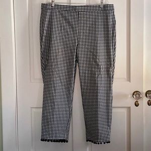 Roz & Ali Black and White Checkered Ankle Pants